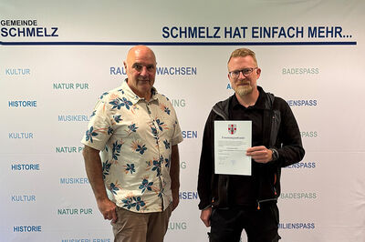 Bild zeigt Bürgermeister Wolfram Lang mit Benjamin Martini, dem neuen Naturschutzbeauftragten des Gemeindebezirkes Michelbach