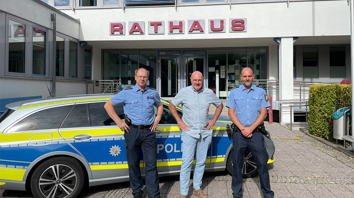 Foto Gemeinde Schmelz zeigt von links Bernd Stöhr, Bürgermeister Wolfram Lang und Markus Schuh