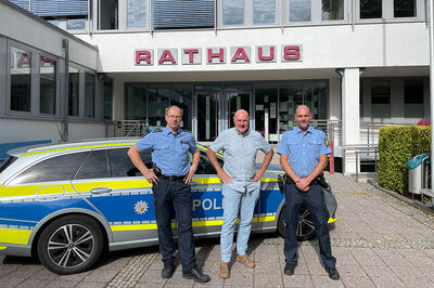 Foto Gemeinde Schmelz zeigt von links Bernd Stöhr, Bürgermeister Wolfram Lang und Markus Schuh