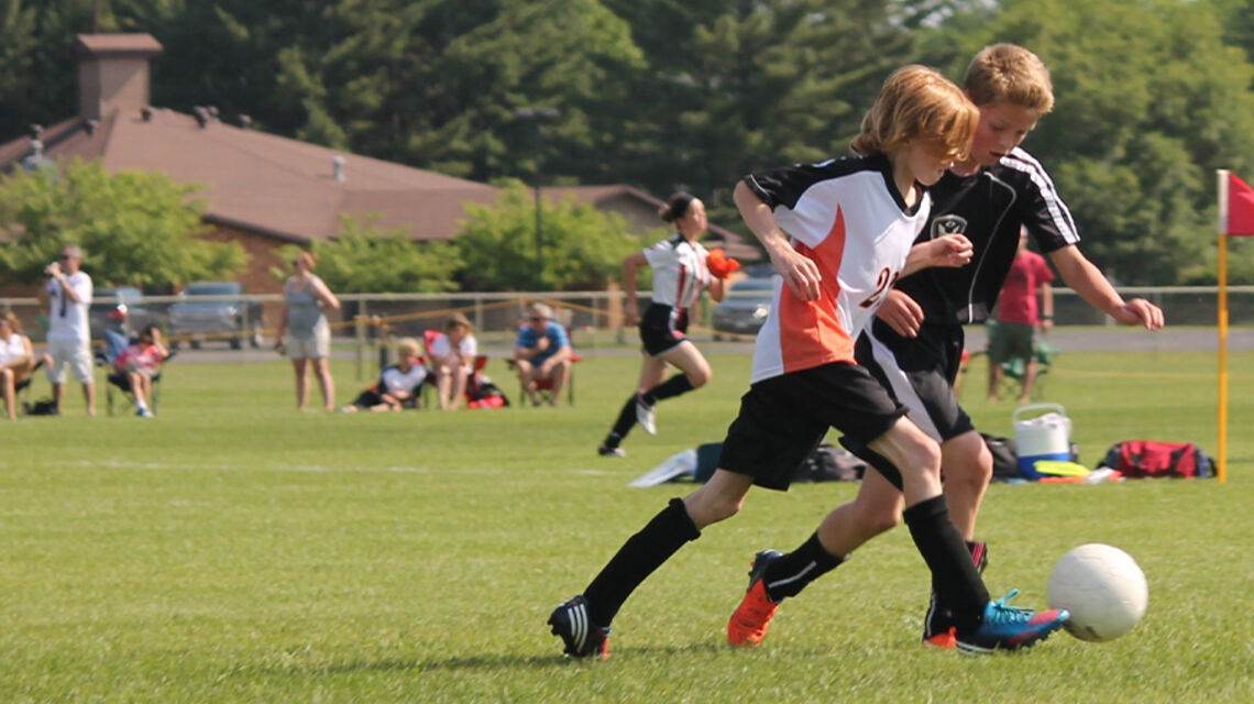 Beispielbild Fußball Jugendliche